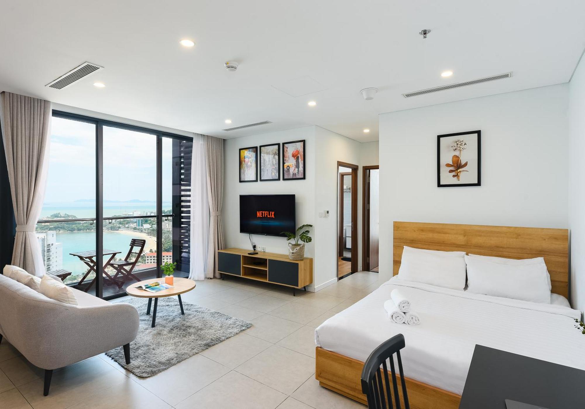 S Lux Apartment Scenia Bay Nha Trang Exterior photo